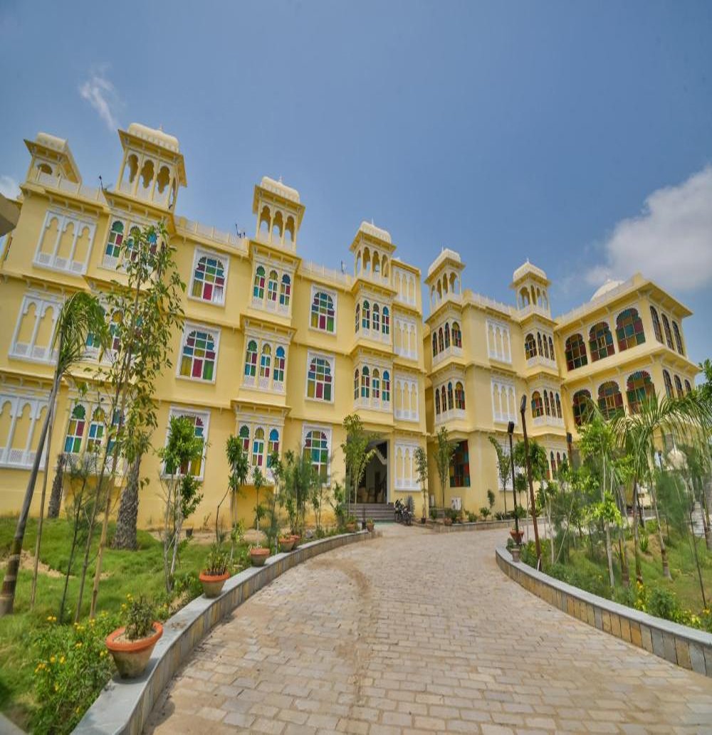 Swaroop Niwas, Hurda